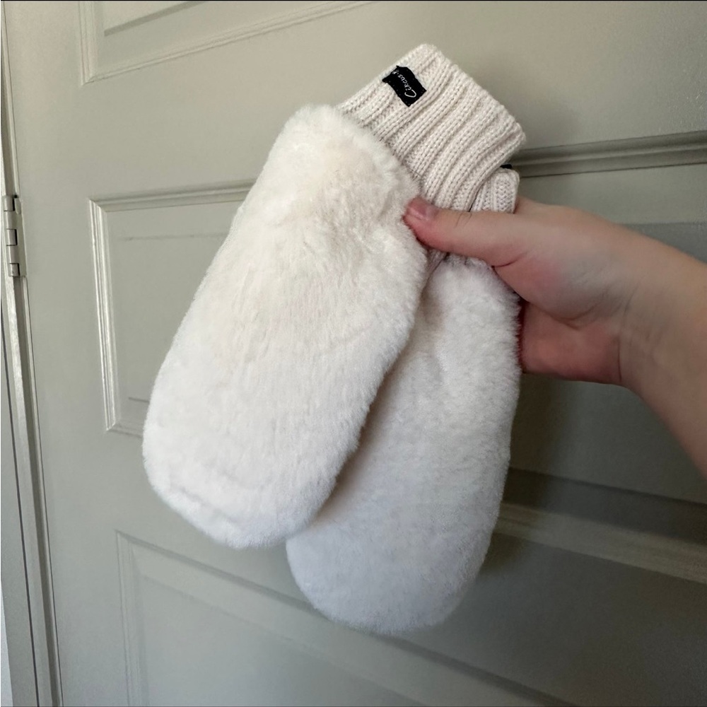 Circus by Sam Edelman Ivy Faux Fur White Mittens